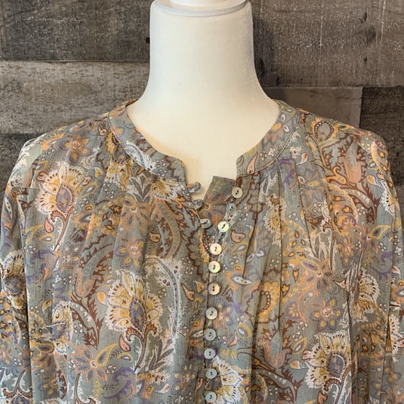 Dress Forum Los Angeles Long Sleeve Boho Top with front buttons - Picture 5 of 16